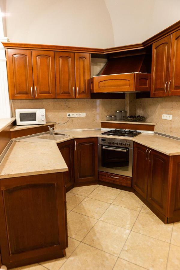 Luxury Downtown 3 Bedroom Apartment By Synagoge With Beautiful View Budapest Extérieur photo