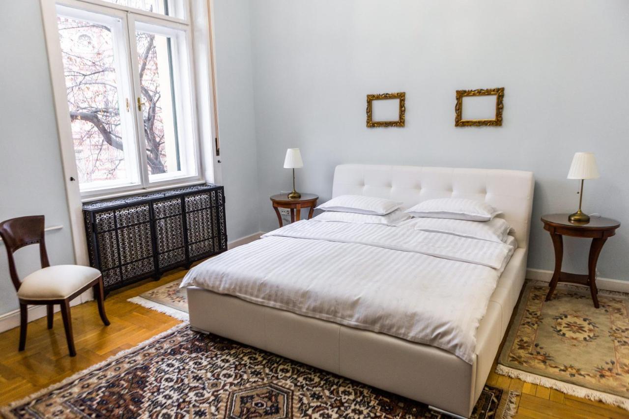 Luxury Downtown 3 Bedroom Apartment By Synagoge With Beautiful View Budapest Extérieur photo