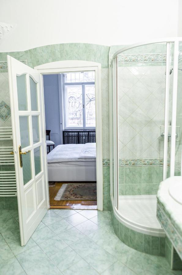 Luxury Downtown 3 Bedroom Apartment By Synagoge With Beautiful View Budapest Extérieur photo