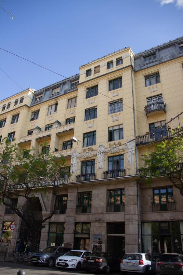 Luxury Downtown 3 Bedroom Apartment By Synagoge With Beautiful View Budapest Extérieur photo
