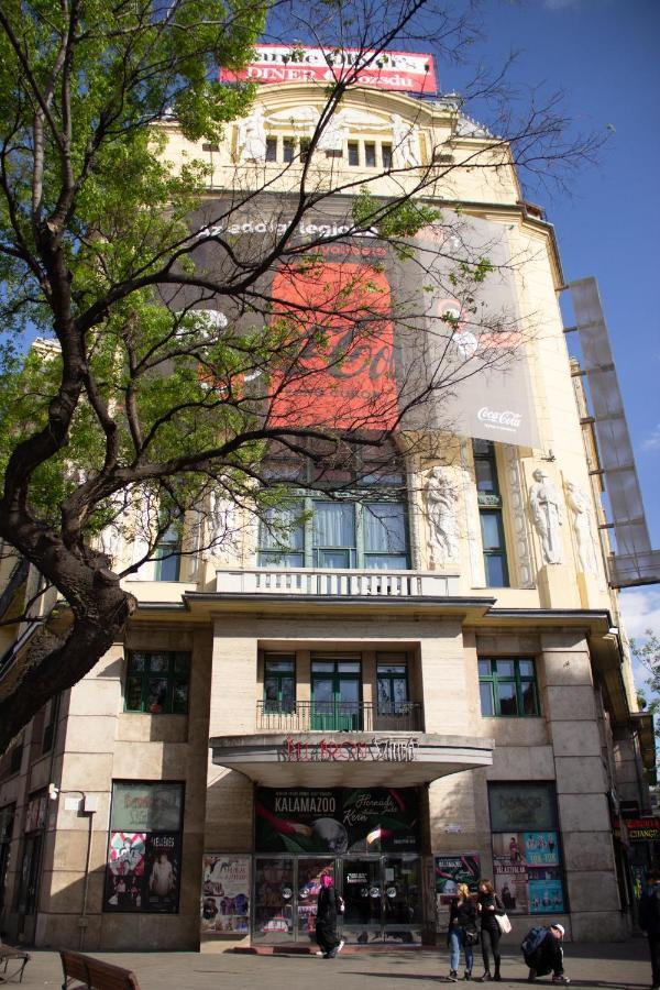 Luxury Downtown 3 Bedroom Apartment By Synagoge With Beautiful View Budapest Extérieur photo